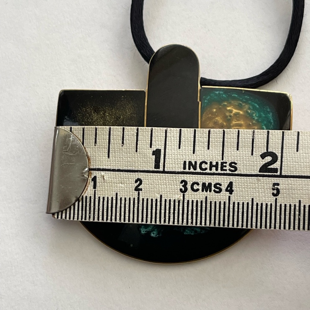 Art Deco style enameled brass pendant necklace - Picture 7 of 7